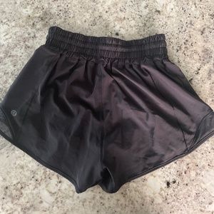 Lululemon Hotty hot high rise lined shorts
